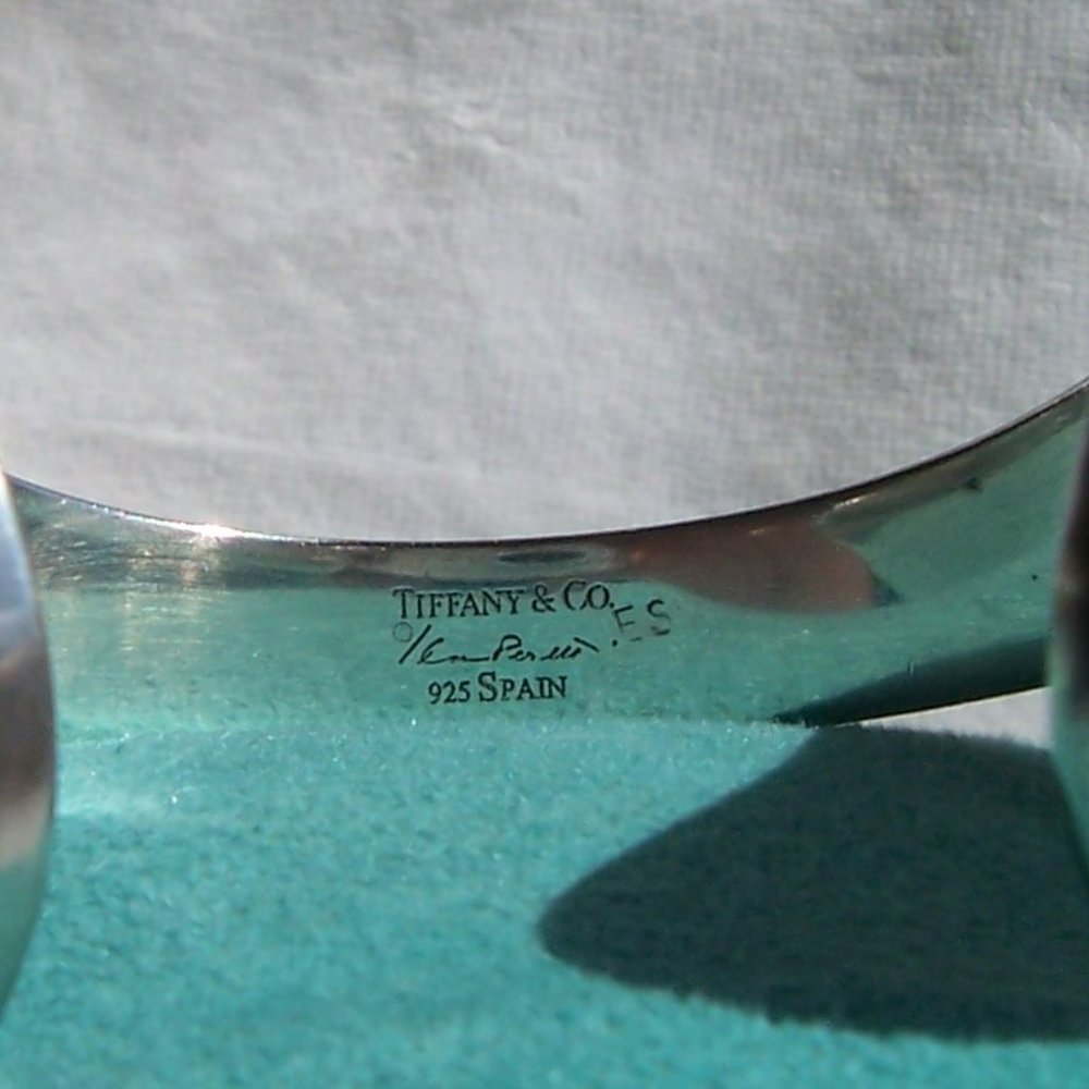 Tiffany & Co.  Elsa Peretti Sterling Silver "Thumbprint" Collection Cuff - Picture 2 of 7